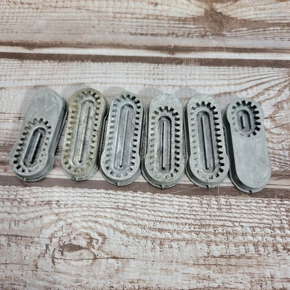 Vintage Singer Button Holder With Attachment Box and booklet. - Picture 4 of 12